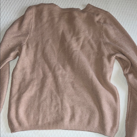 Chic Women's Cardigan with Gold Accents - Picture 8 of 8